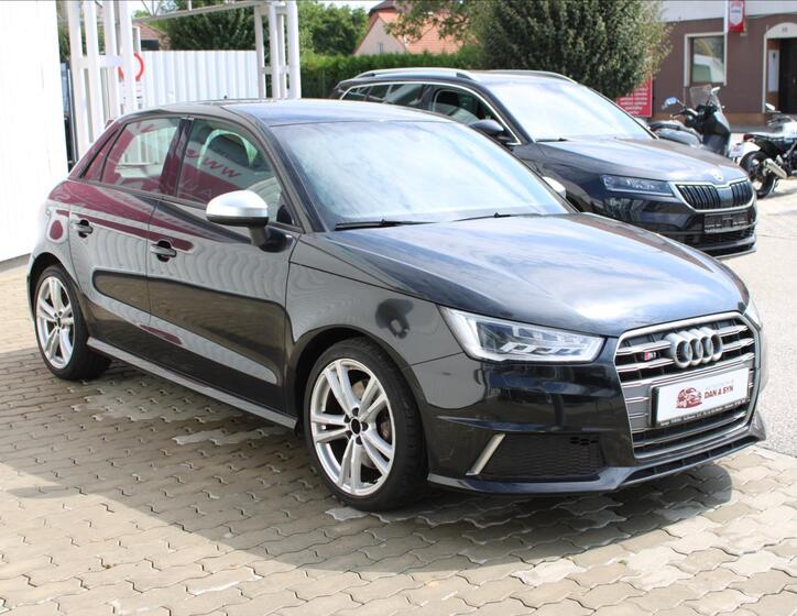 Audi S1 2