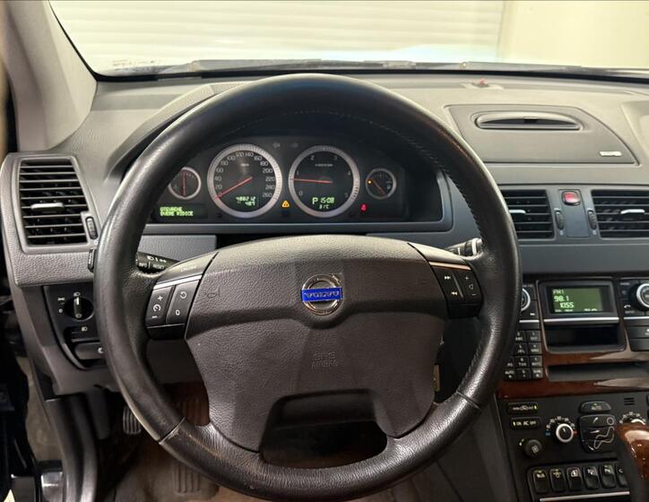 Volvo XC90 13