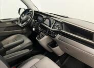 Volkswagen Caravelle 13