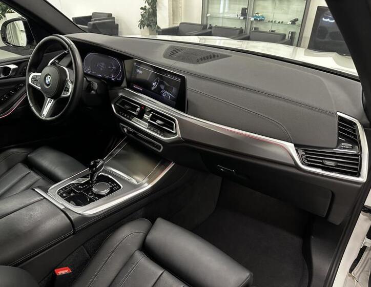 BMW X5 8