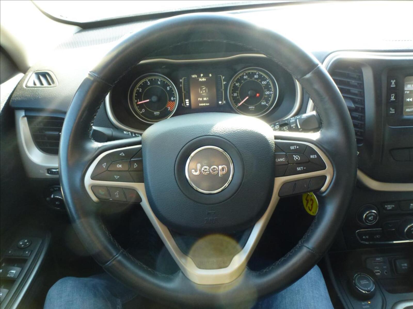 Jeep Cherokee 34