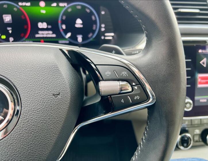 Škoda Superb 28