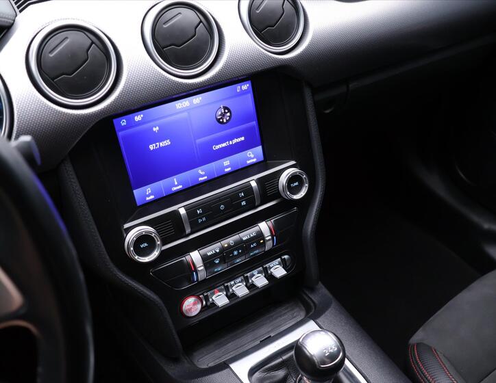 Ford Mustang 17