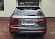 Audi Q7 8