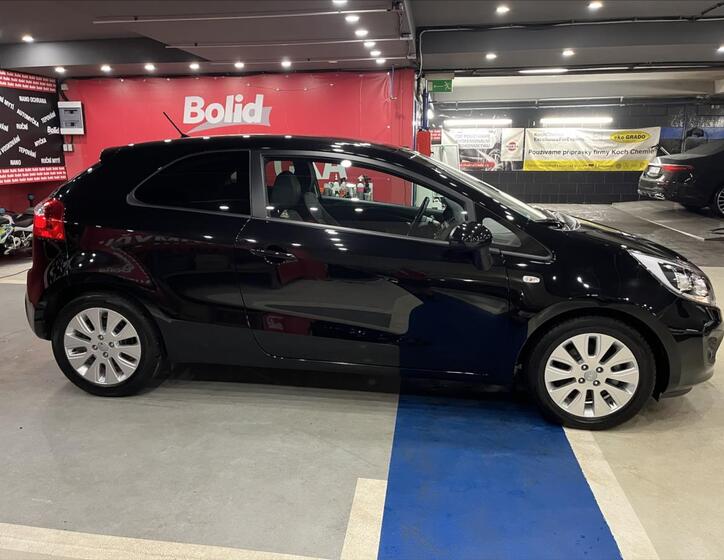 KIA Rio 7