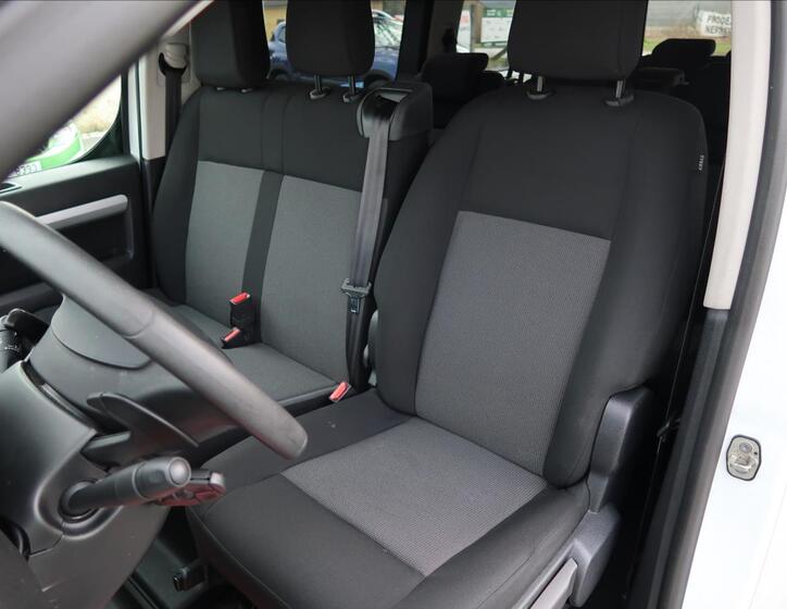 Peugeot Traveller 10