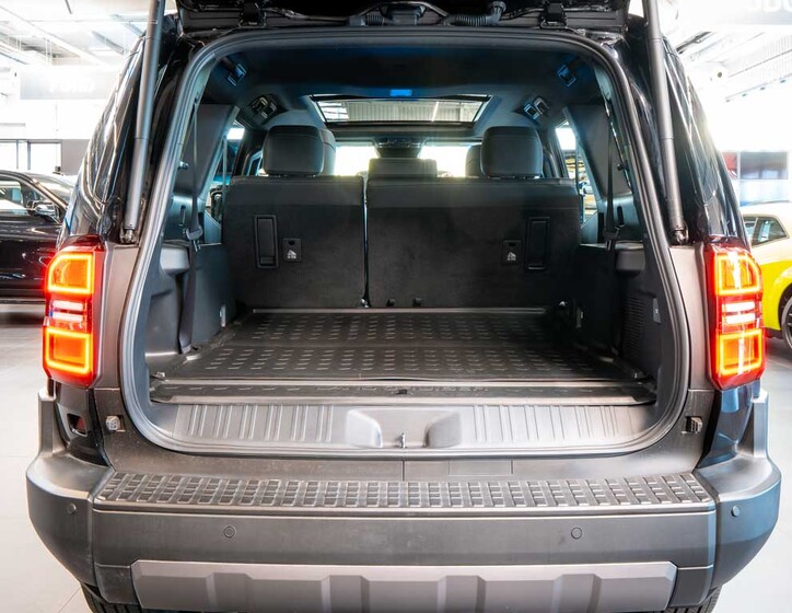 Toyota Land Cruiser 7