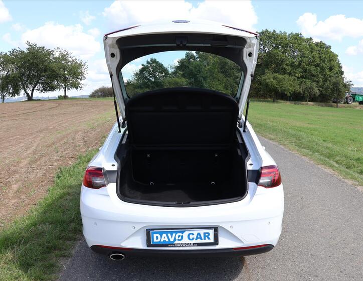 Opel Insignia 9