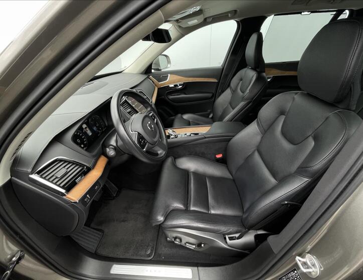 Volvo XC90 4