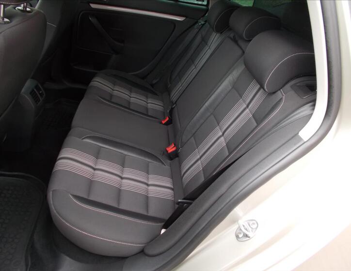 Volkswagen Golf 12