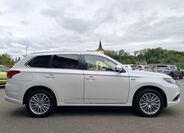 Mitsubishi Outlander 6