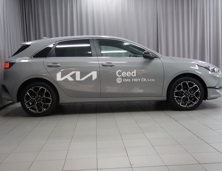 KIA Ceed 4