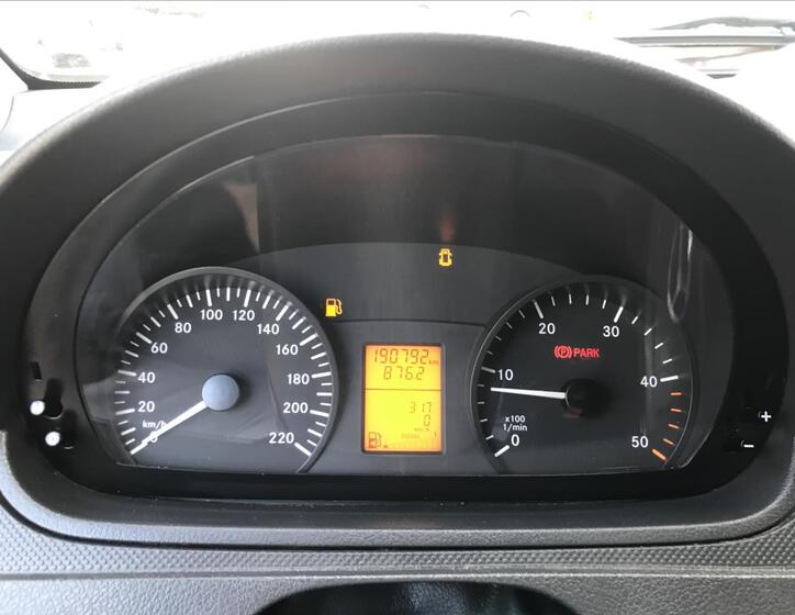 Mercedes-Benz Vito 9