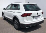 Volkswagen Tiguan 9