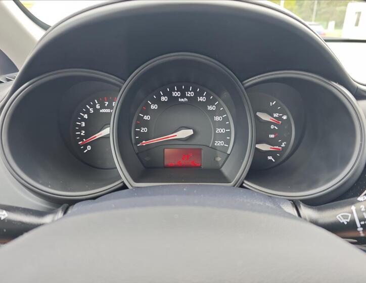 KIA Rio 18