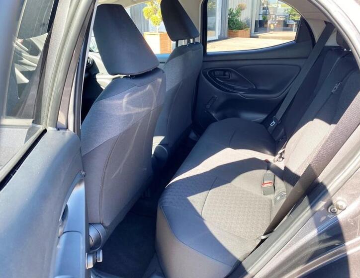 Toyota Yaris 12