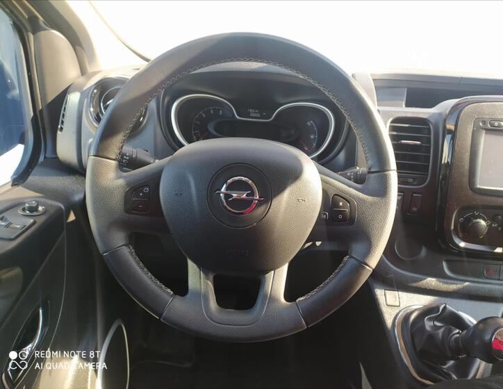 Opel Vivaro 11