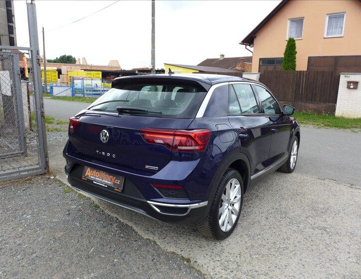 Volkswagen T-Roc 6