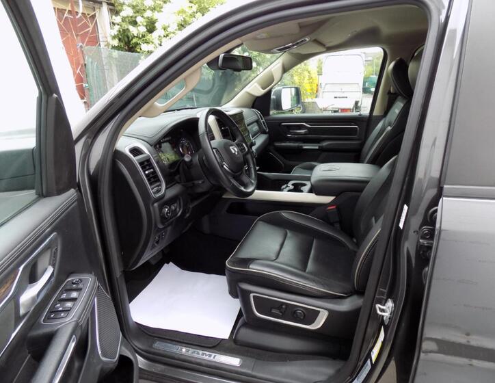 Dodge RAM 1500 12