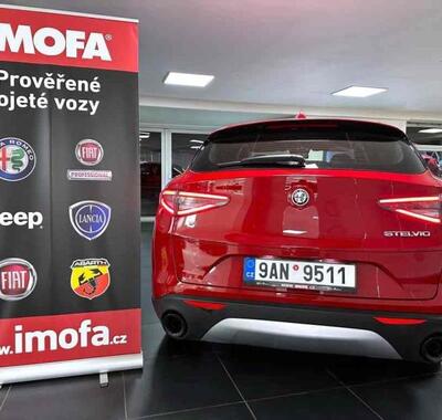 Alfa Romeo Stelvio 5