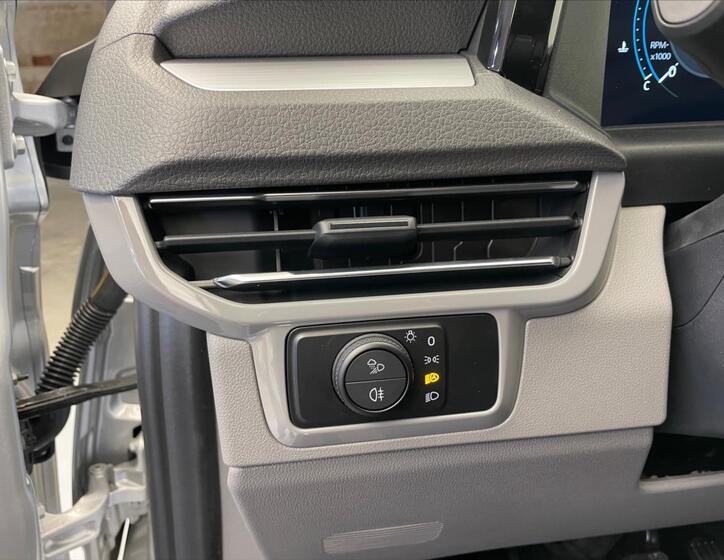 Volkswagen Caravelle 8