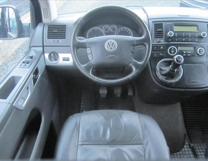 Volkswagen Multivan 13
