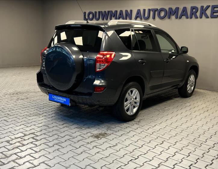 Toyota RAV4 2