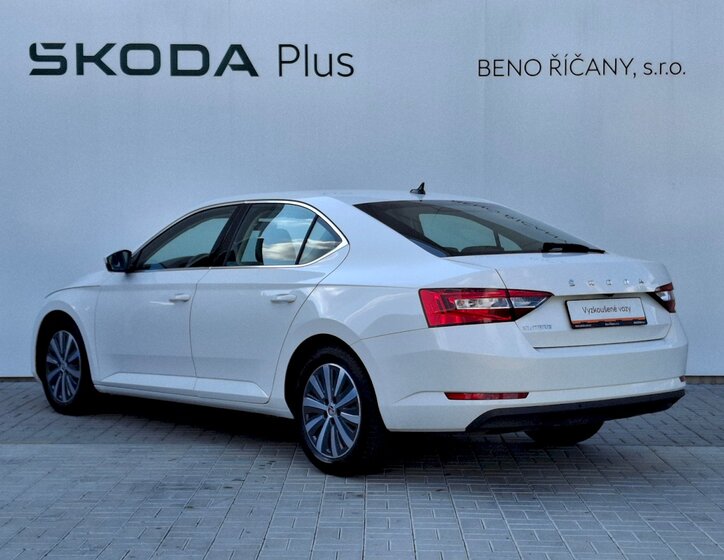 Škoda Superb 12