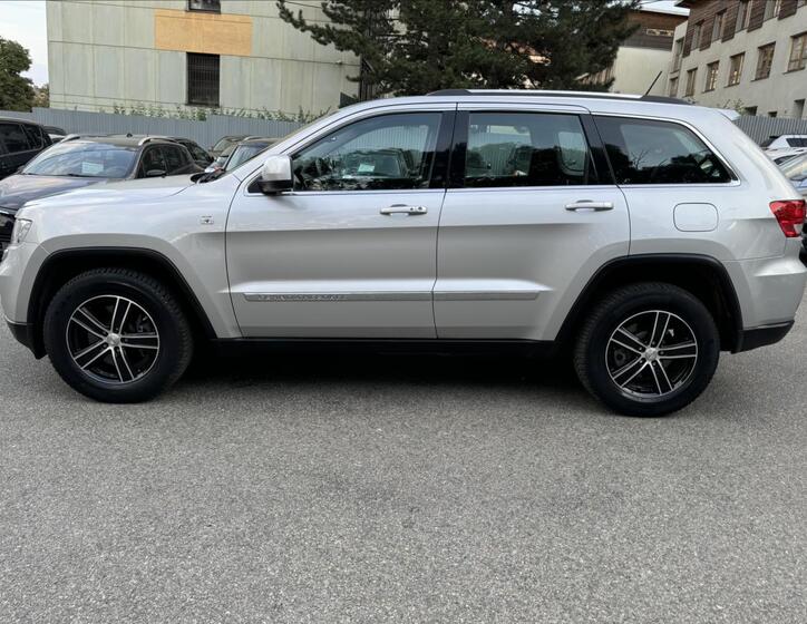 Jeep Grand Cherokee 4