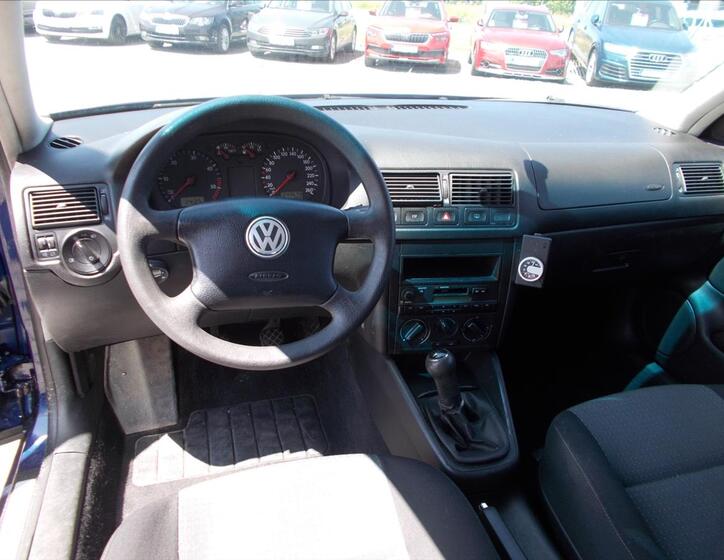 Volkswagen Golf 15