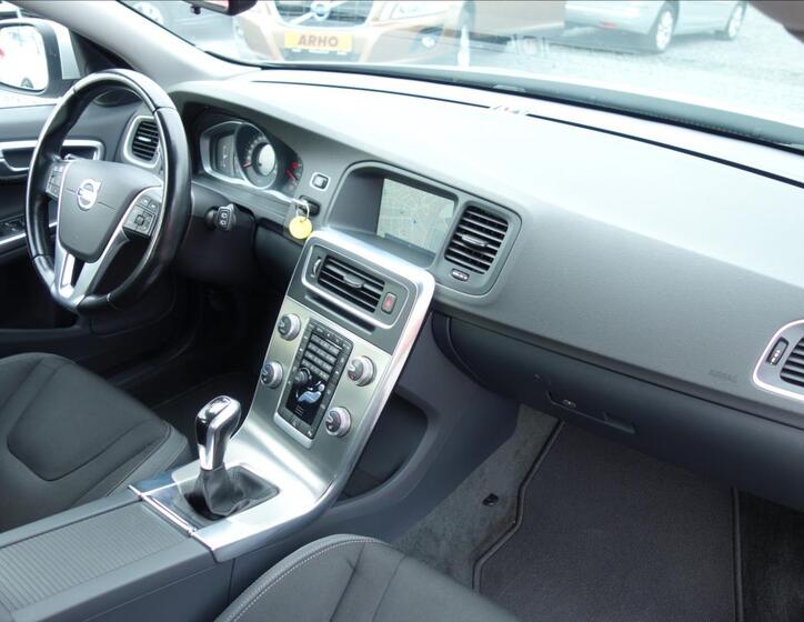 Volvo V60 12
