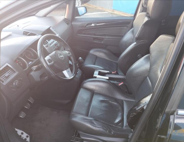 Opel Zafira 7