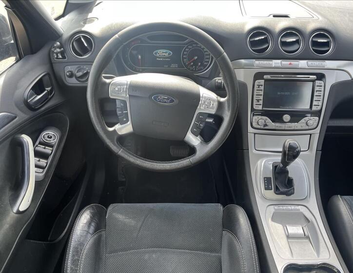 Ford S-MAX 13