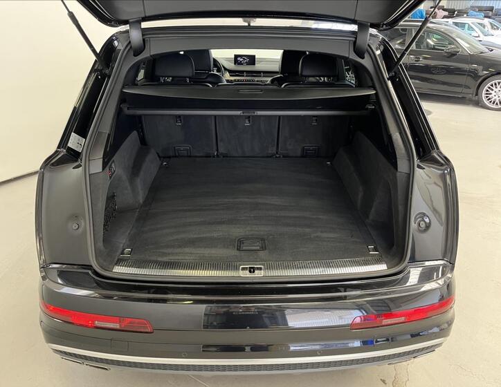 Audi SQ7 30
