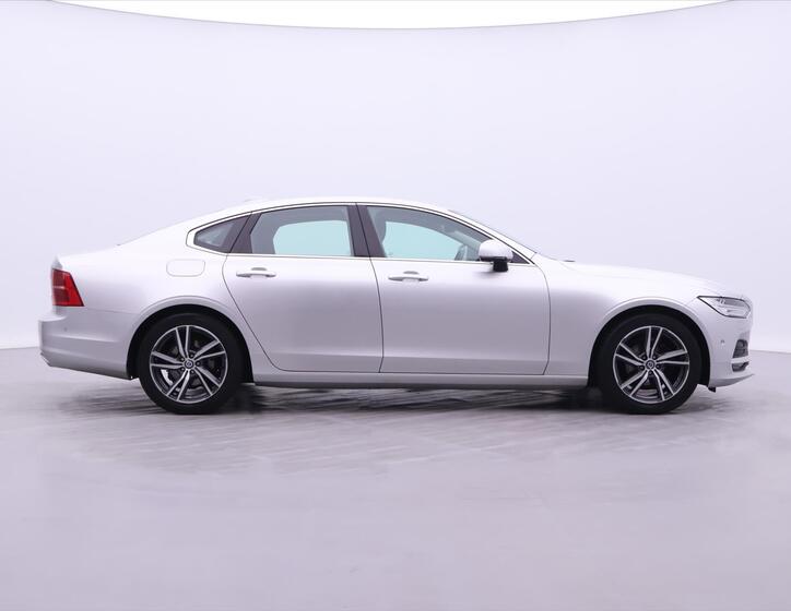 Volvo S90 8
