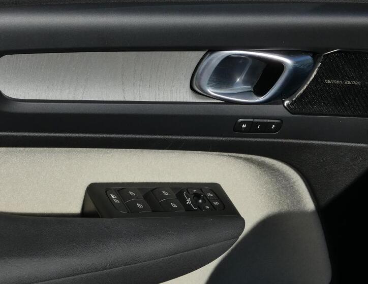 Volvo XC40 9