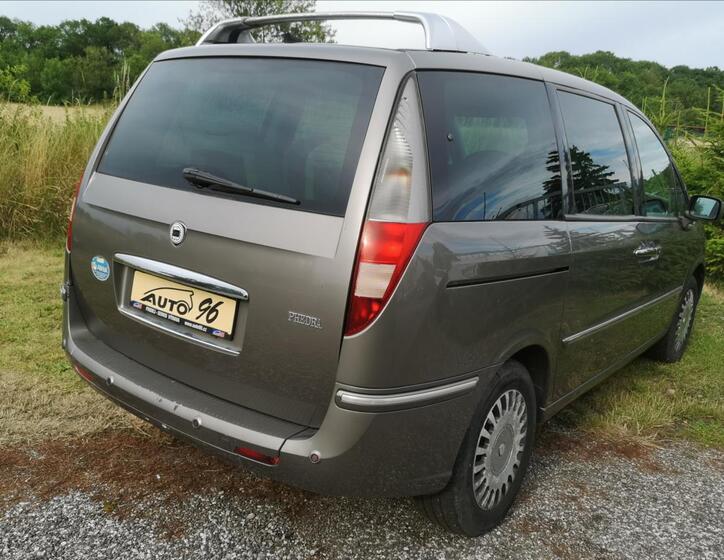 Lancia Phedra 40