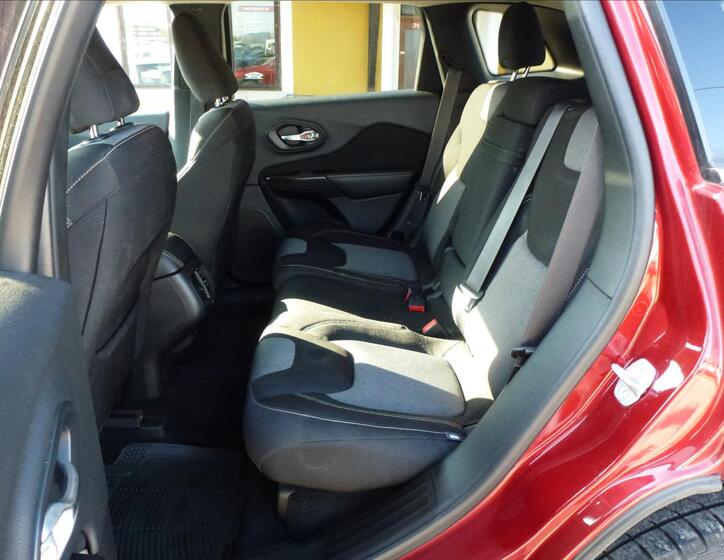 Jeep Cherokee 19