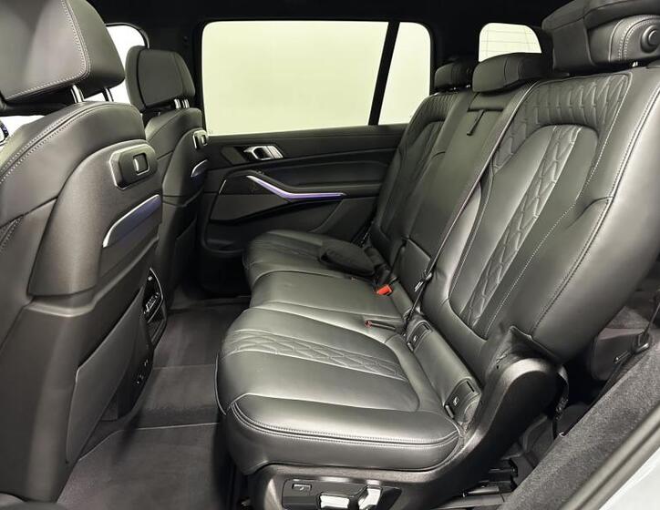 BMW X7 14