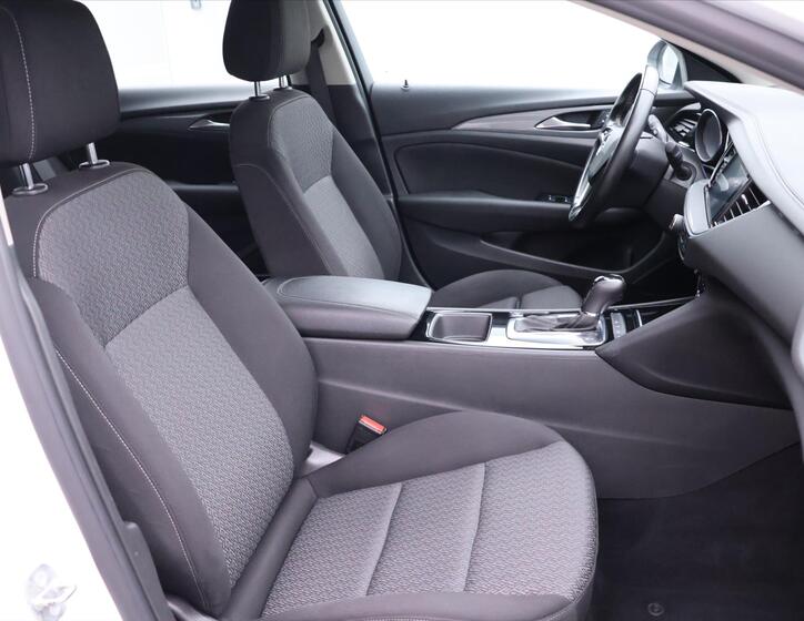 Opel Insignia 10