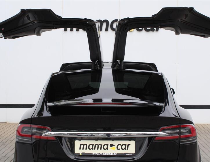 Tesla Model X 9