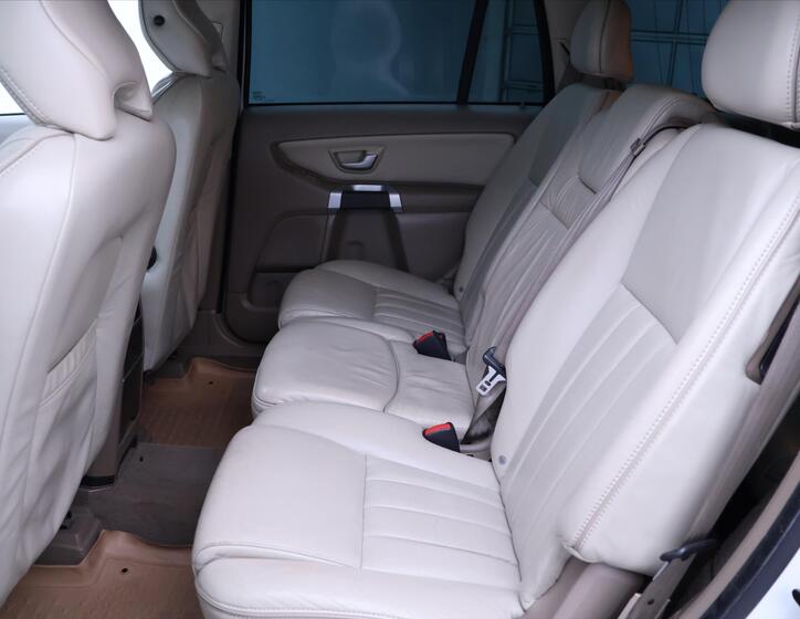Volvo XC90 15