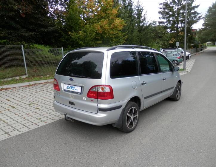 Ford Galaxy 9