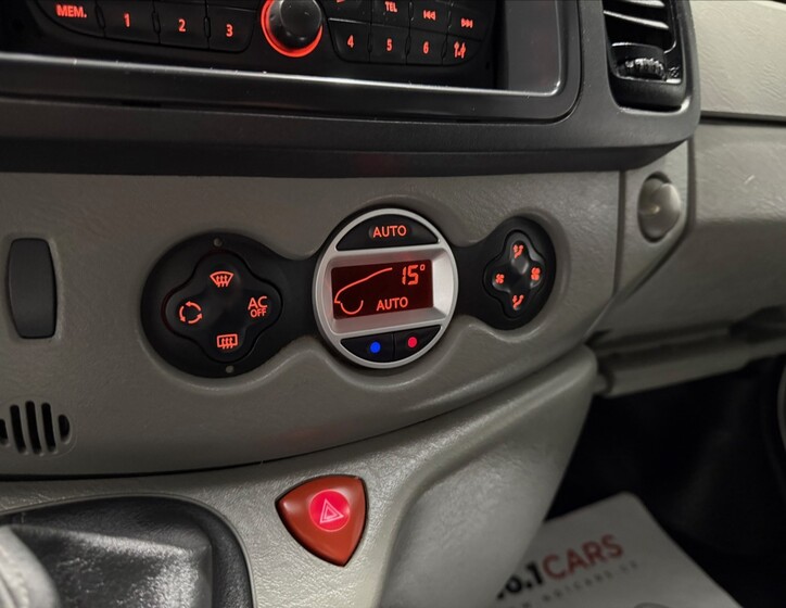 Renault Trafic 11