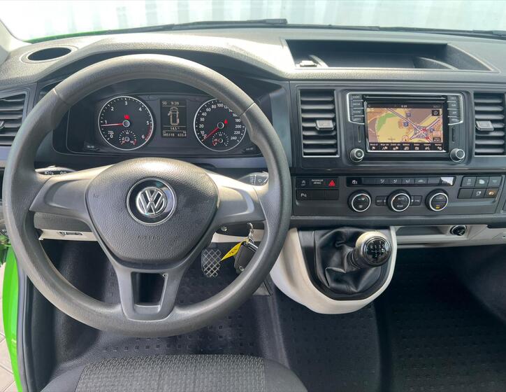 Volkswagen Caravelle 13
