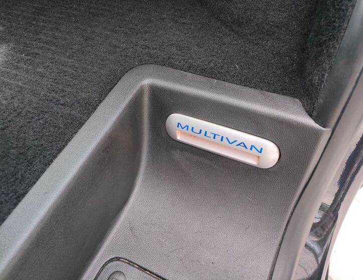 Volkswagen Multivan 10