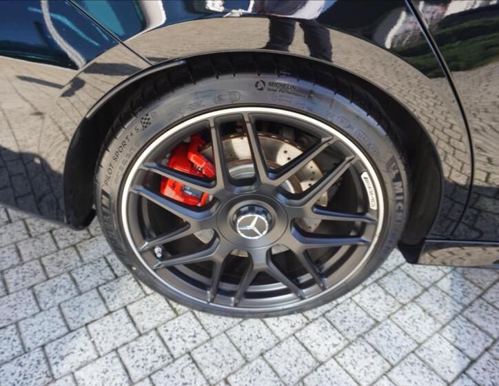 Mercedes-Benz CLA 7