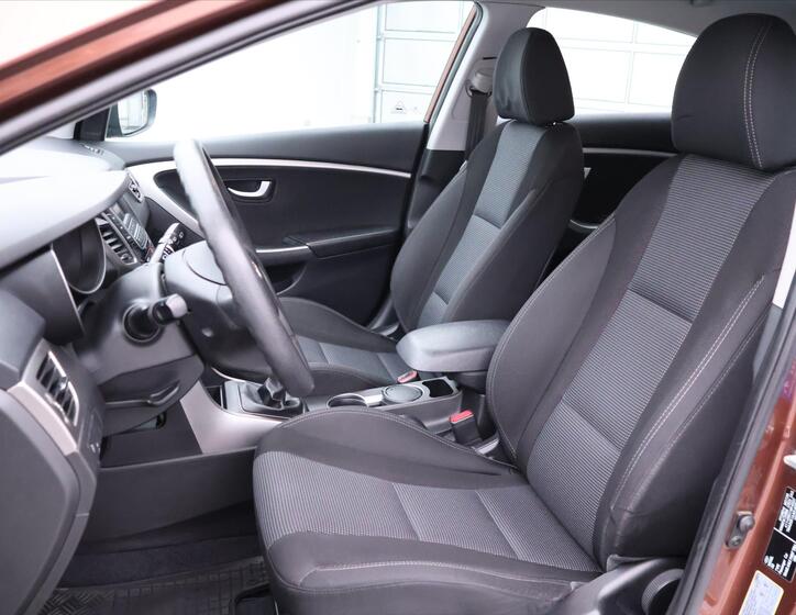 Hyundai i30 12