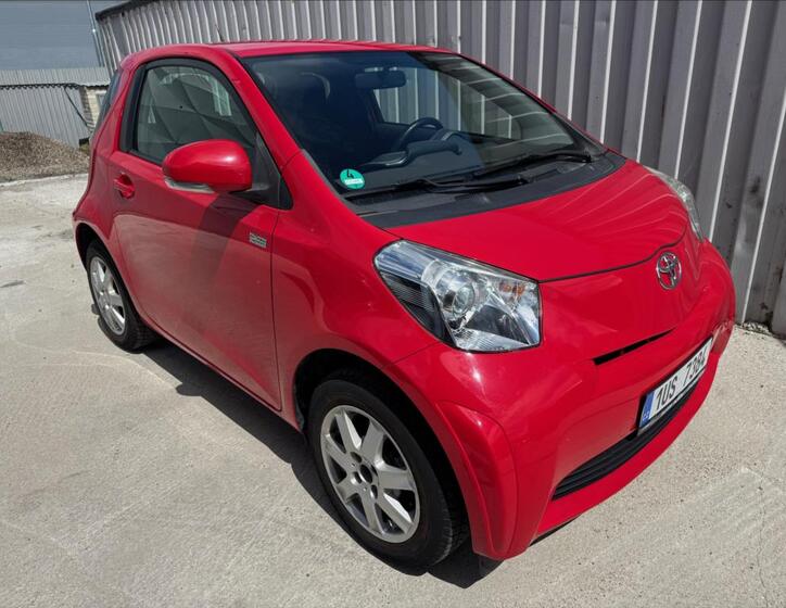 Toyota iQ 2