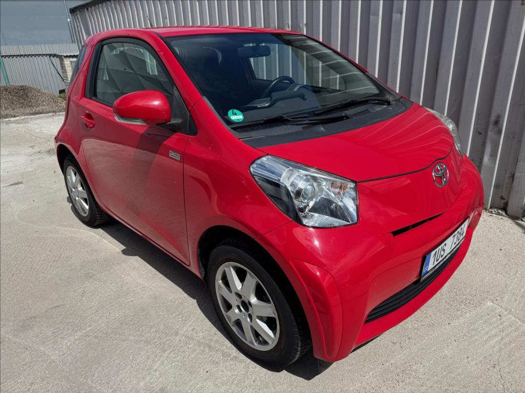 Toyota iQ